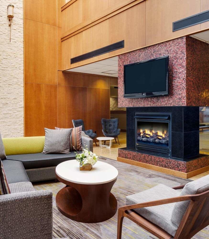 Courtyard By Marriott Boston Logan Airport Hotel Bagian luar foto
