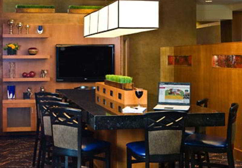 Courtyard By Marriott Boston Logan Airport Hotel Bagian luar foto