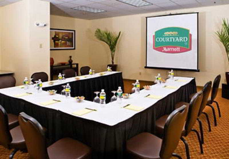 Courtyard By Marriott Boston Logan Airport Hotel Bagian luar foto
