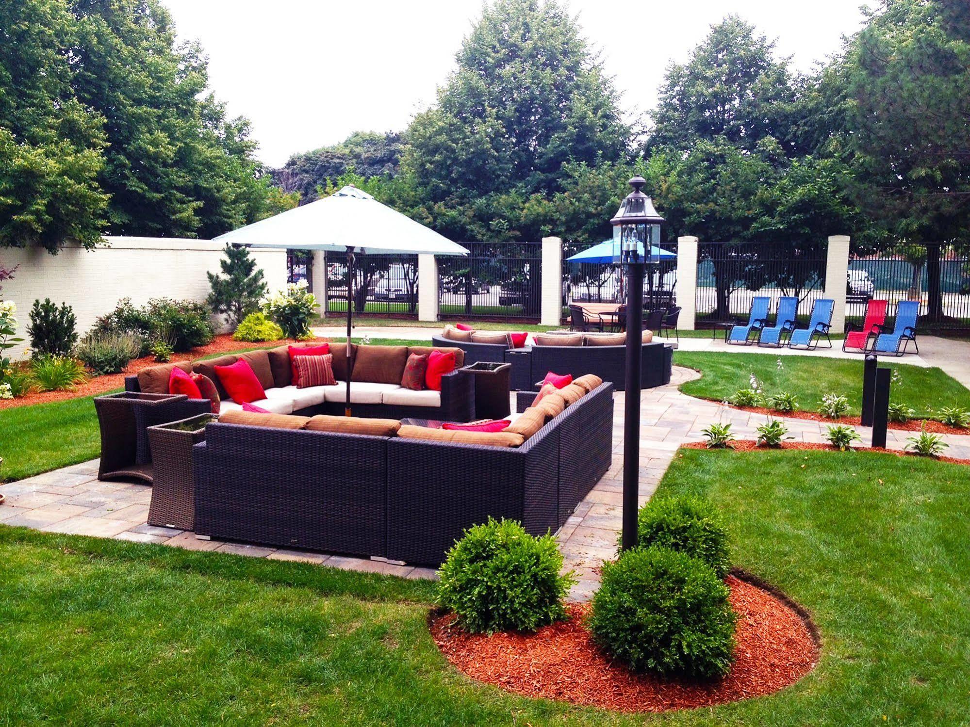 Courtyard By Marriott Boston Logan Airport Hotel Bagian luar foto
