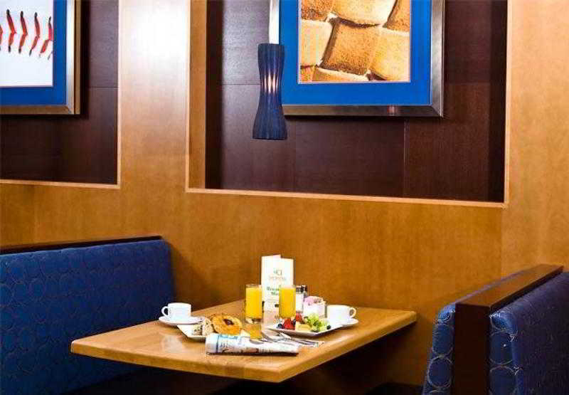 Courtyard By Marriott Boston Logan Airport Hotel Bagian luar foto