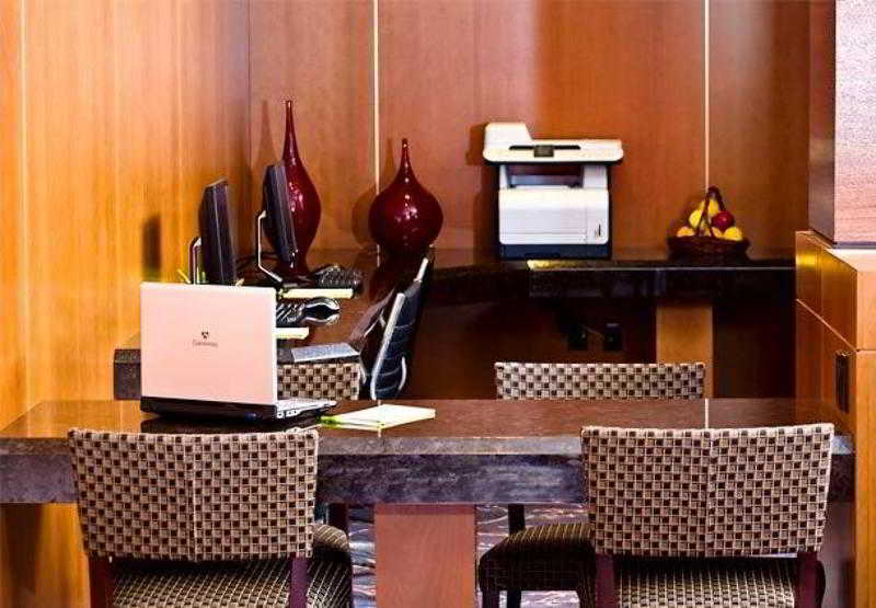 Courtyard By Marriott Boston Logan Airport Hotel Bagian luar foto