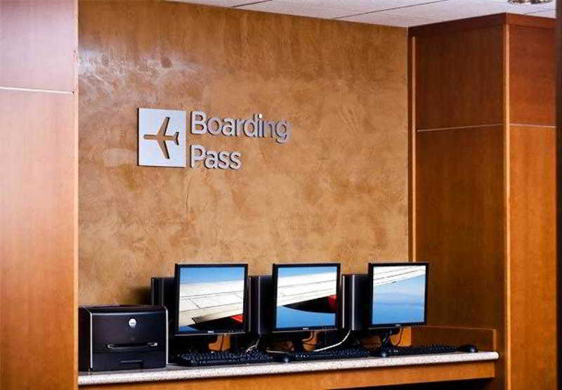 Courtyard By Marriott Boston Logan Airport Hotel Bagian luar foto