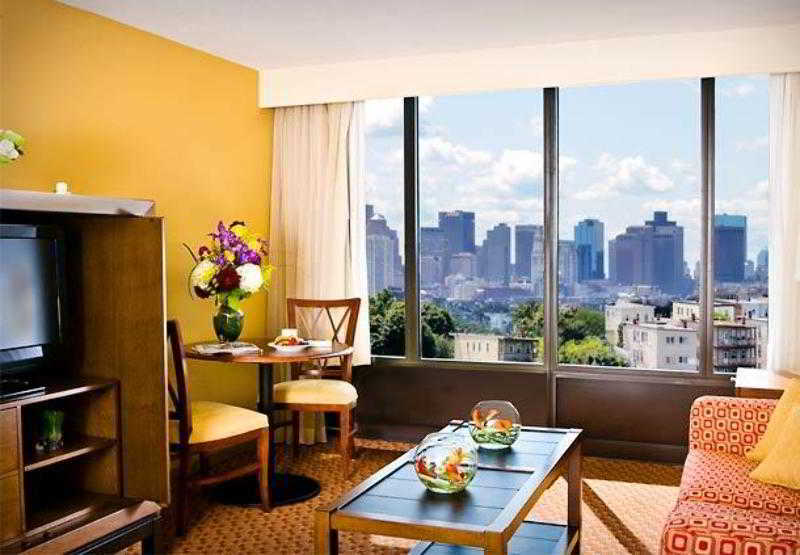 Courtyard By Marriott Boston Logan Airport Hotel Bagian luar foto