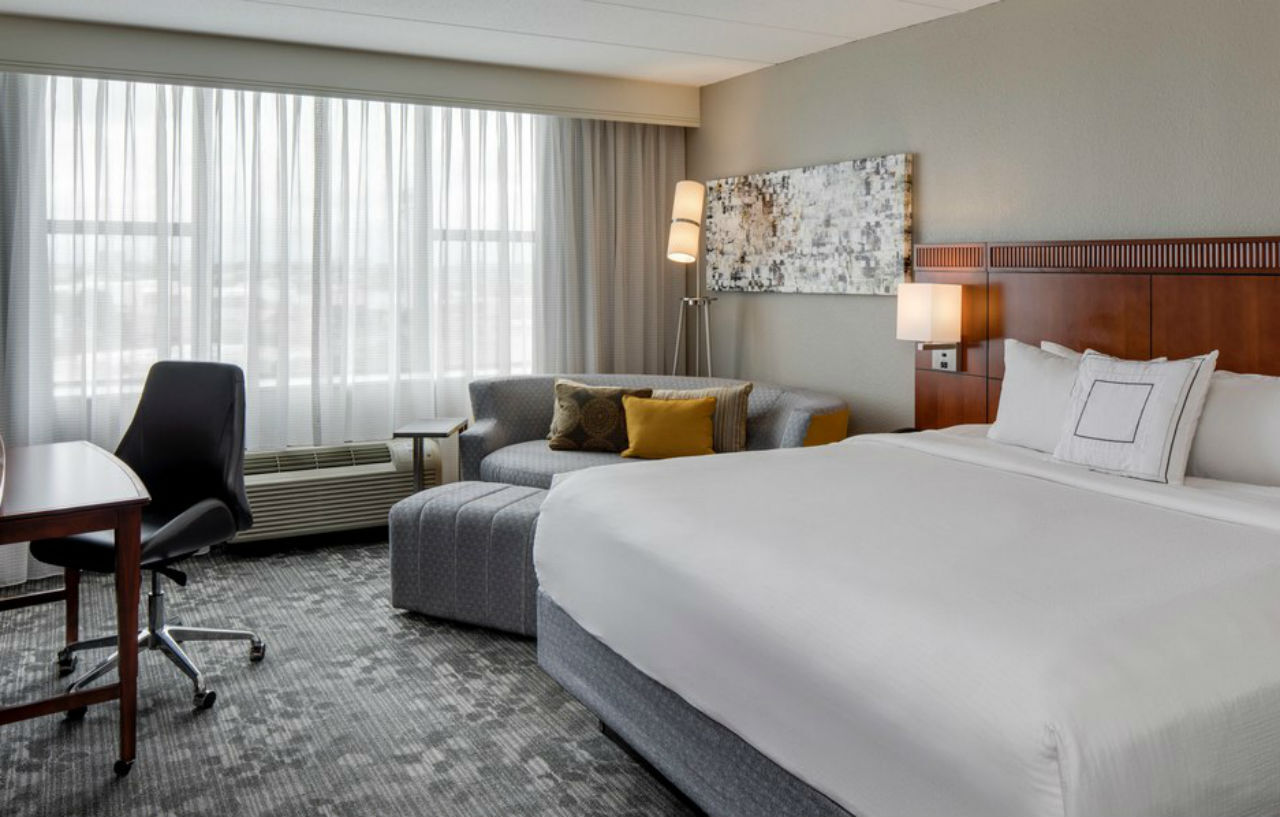 Courtyard By Marriott Boston Logan Airport Hotel Bagian luar foto